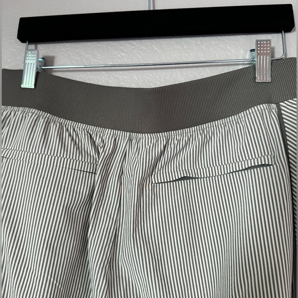 Athleta Casual Slacks. Stretch Fabric. Elastic Back Waist. Zip Back Pockets S-8. - Picture 5 of 10